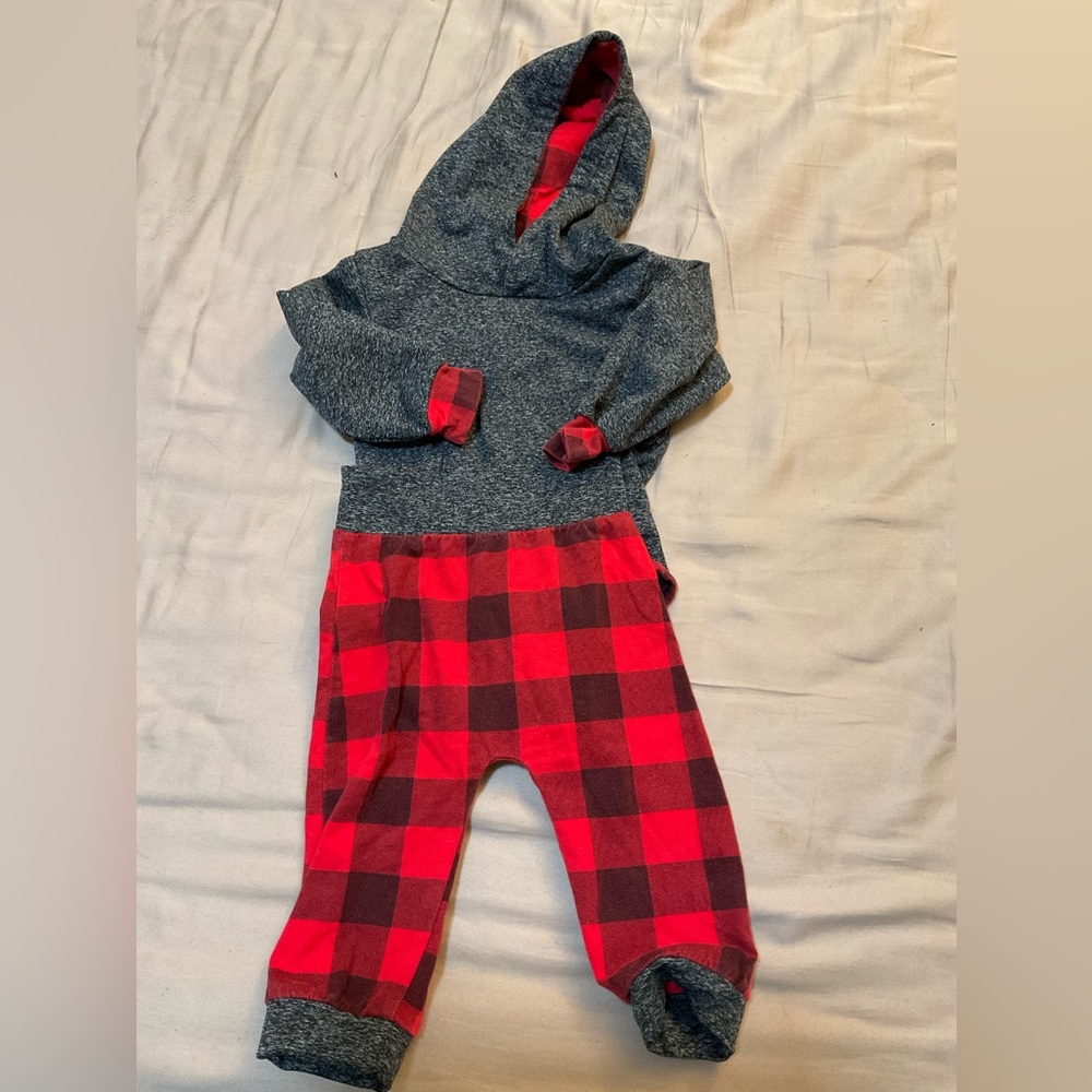 Source Unknown Gray and Red Kids Matching Set